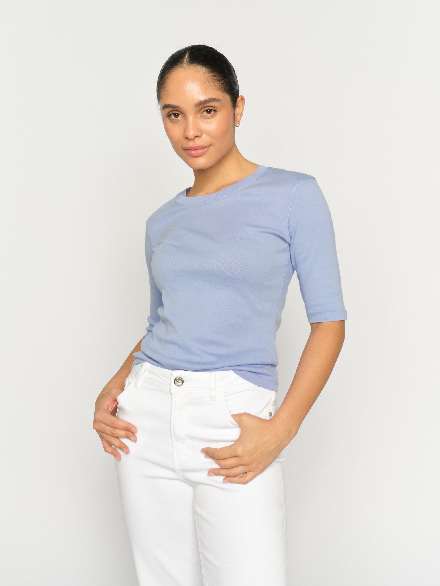 Modelshot / Brunnera Blue / Detail